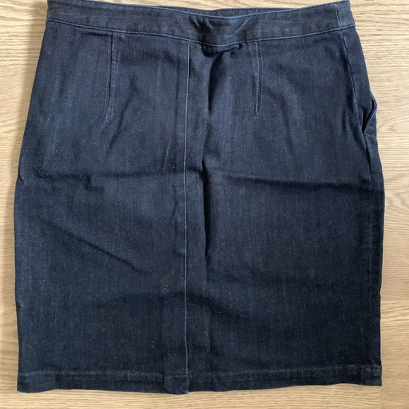 Banana republic Denim skirt - Picture 3 of 3